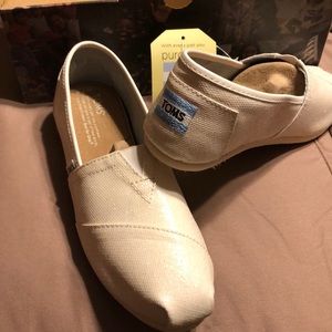Tom shoes new with box